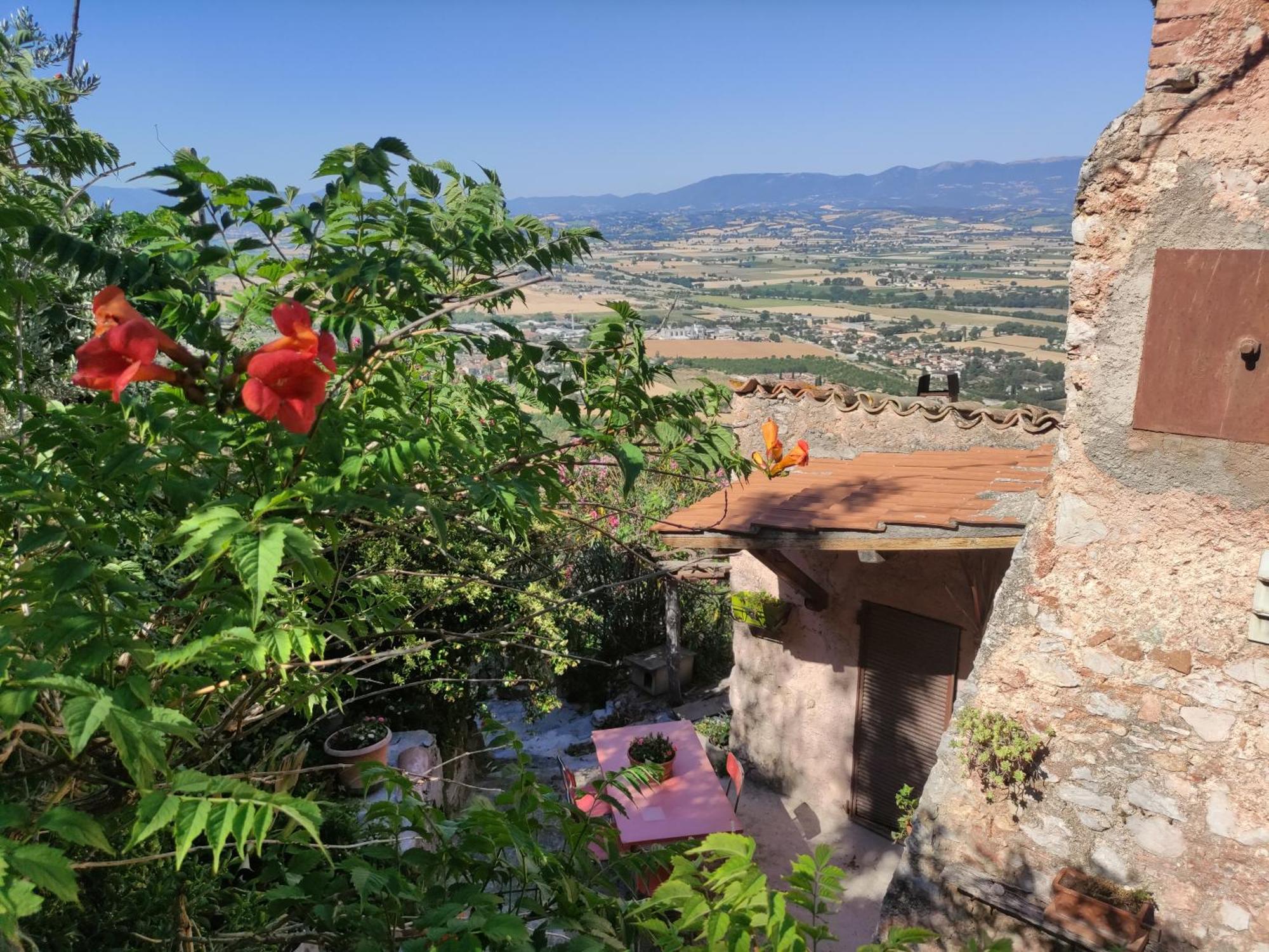 Villa Rurale Nei Pressi Castello Campello sul Clitunno Eksteriør bilde